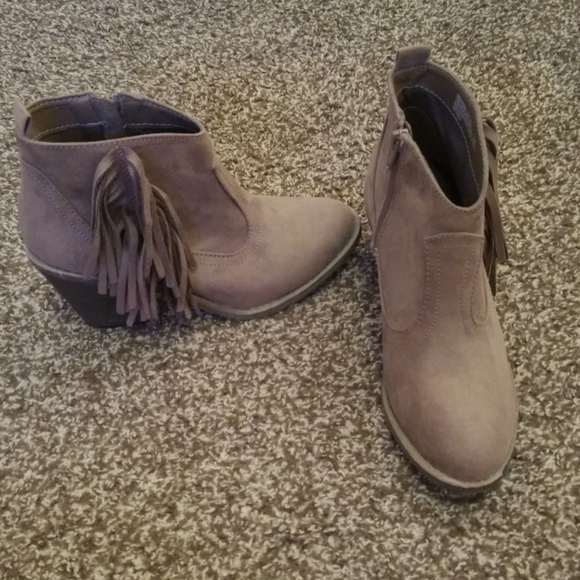Faded Glory Shoes - 3/25$ Faded Glory Fringe Bootie